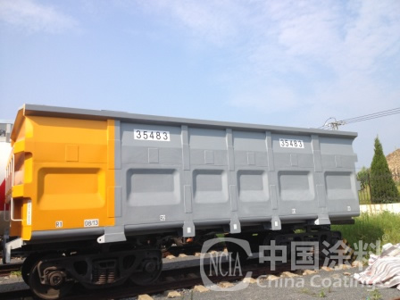 2013<em></em>�<em></em>�?月在齊齊哈爾軌道交通裝備有限責任公<em></em>�<em></em>�?   大連出口車基地涂裝的出口澳大利亞的礦石車3.jpg